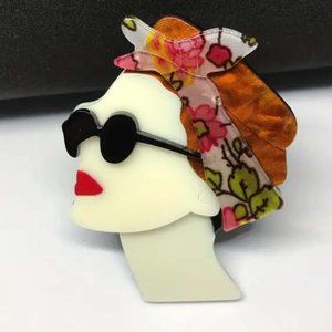 CHIC LADY IN SCARF ON LAKE COMO 3-D LAYERED  LUCITE FUN PIN 55